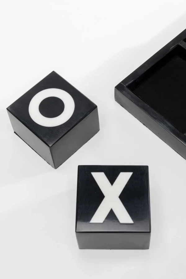 Oggetto decorativo Tic Tac Toe nero/bianco - KARE