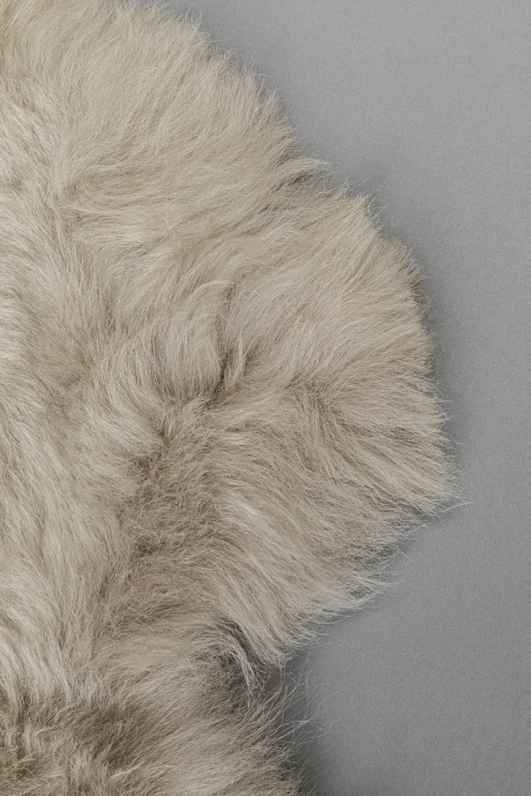 Pelle di agnello Heidi grigio 65x85cm - KARE