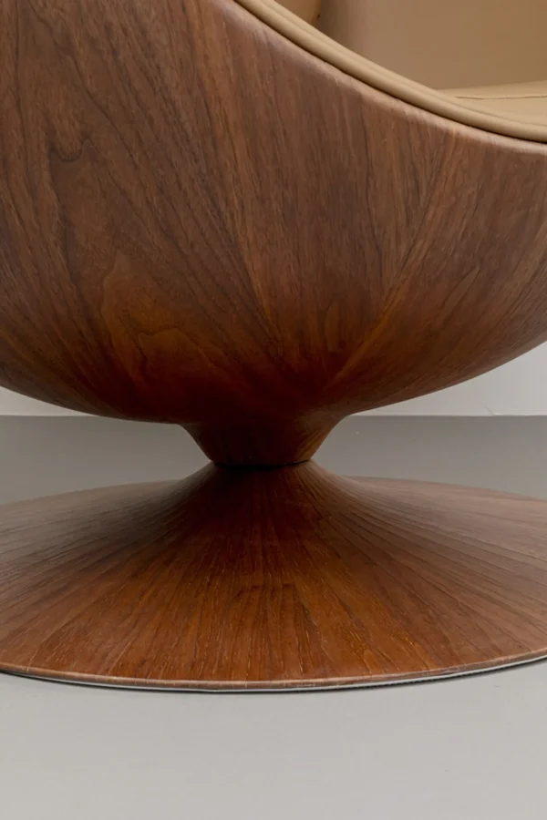 Poltrona girevole Eye Ball noce - KARE