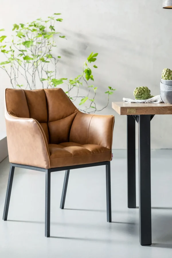 Sedia con braccioli ThinkThank marrone - KARE
