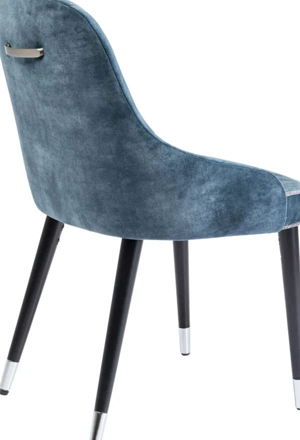 Sedia imbottita "Catania" in velluto blu trapuntata con gambe in legno massello - KARE