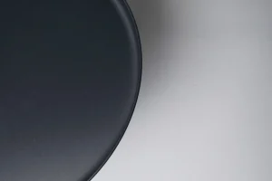 Tavolino d'appoggio Bottiglia Smoke Ø 60cm - KARE