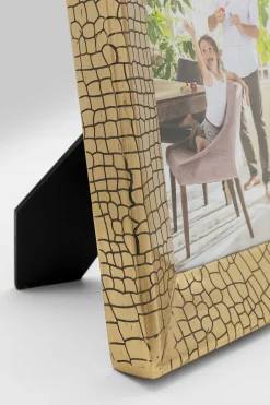 KARE Design Cornice Coccodrillo 15x20cm - KARE></noscript> Portafoto