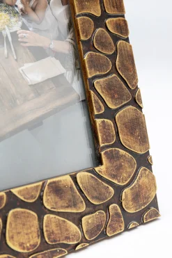 KARE Design Cornice Stones 17x22cm - KARE></noscript> Portafoto