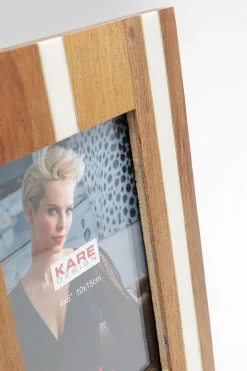 KARE Design Cornice Striscia 10x15cm - KARE></noscript> Portafoto