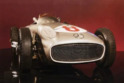 KARE Design Quadro Racing Car LED 80x120cm - KARE></noscript> Quadri