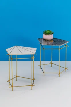 KARE Design Tavolino d'appoggio Mystic Pentagon grande - KARE></noscript> Tavolo Basso
